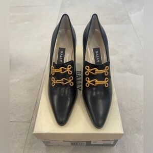 NIB Vintage Bally Pumps Black Calfskin W/ Gold Accents Size 6.5 Model Rosa